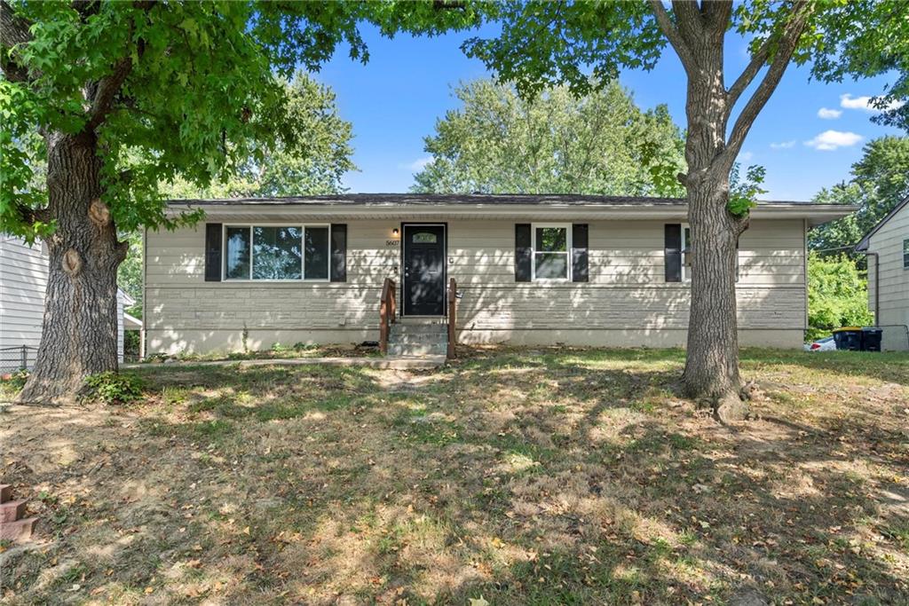 Listing Photo MLS #HMS2505913