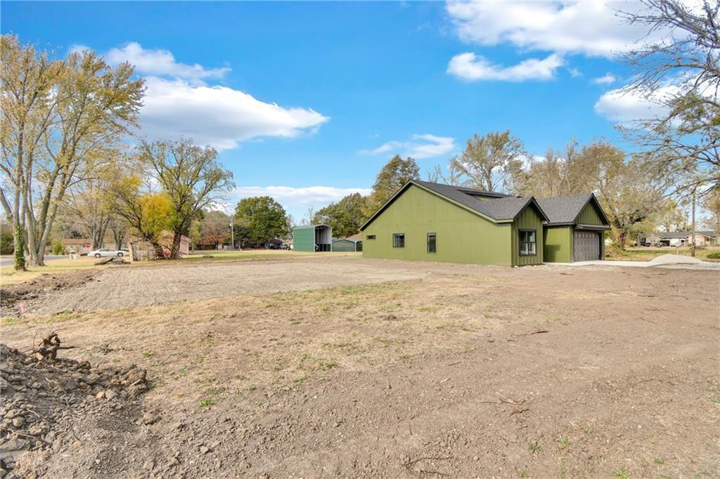 Listing Photo MLS #HMS2518248