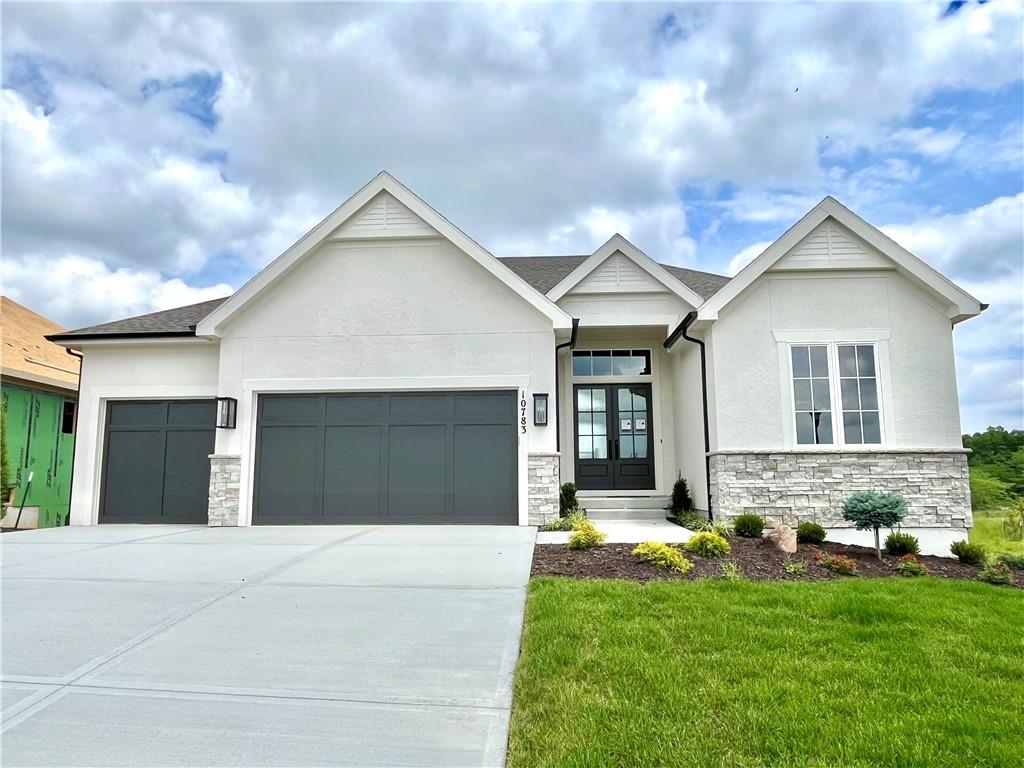 Listing Photo MLS #HMS2530091