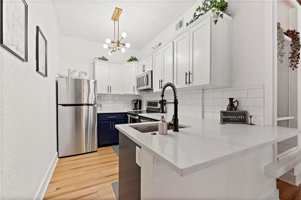 Listing Photo MLS #HMS2538770