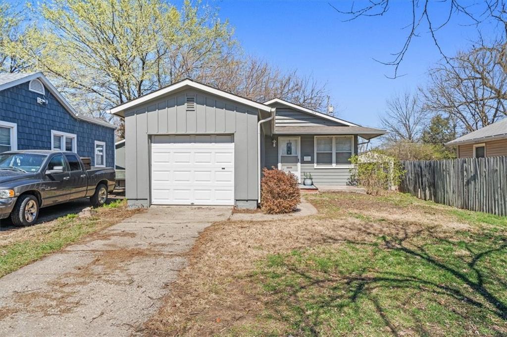 Listing Photo MLS #HMS2538944