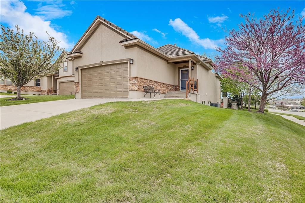 Listing Photo MLS #HMS2541109