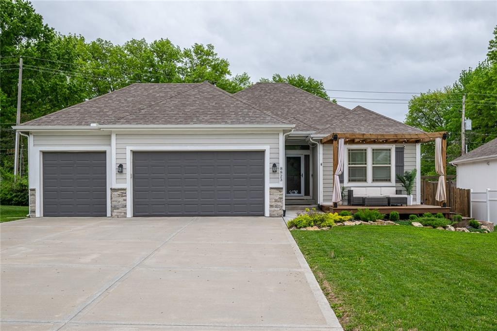 Listing Photo MLS #HMS2541838