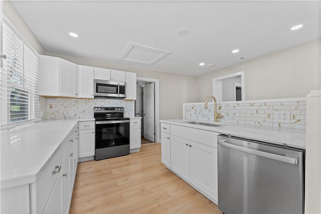 Listing Photo MLS #HMS2542330