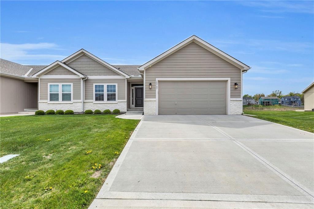 Listing Photo MLS #HMS2542644