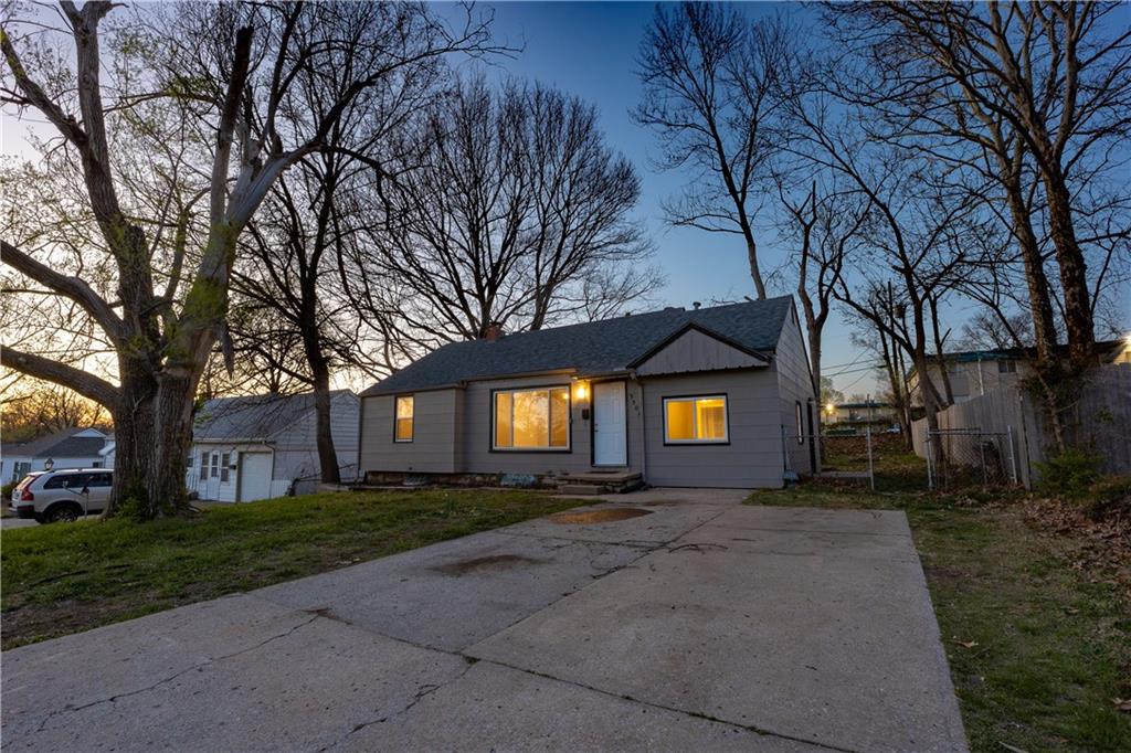 Listing Photo MLS #HMS2542826
