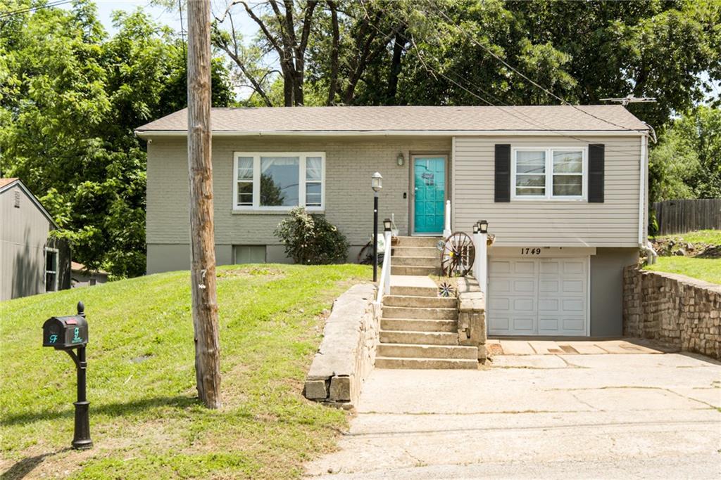 Listing Photo MLS #HMS2543131
