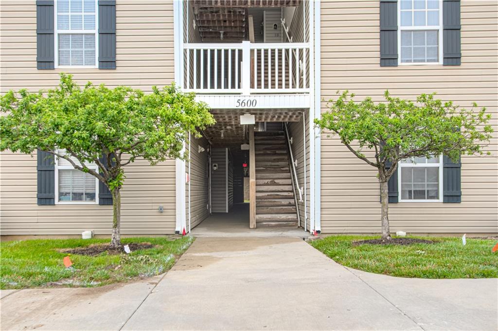 Listing Photo MLS #HMS2544029