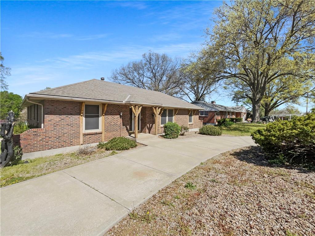 Listing Photo MLS #HMS2544217