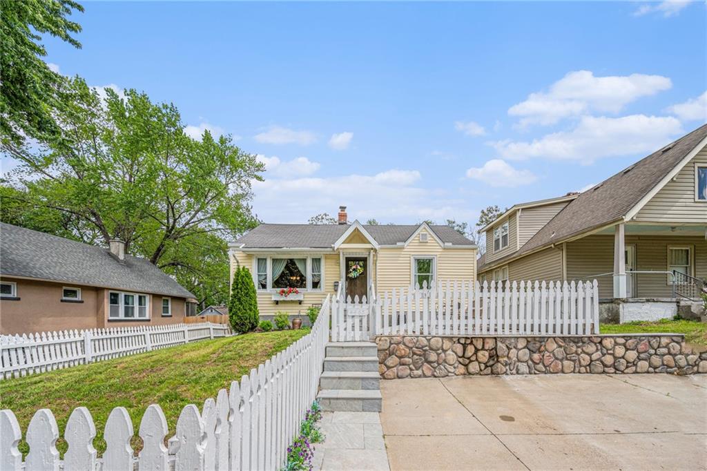 Listing Photo MLS #HMS2544994