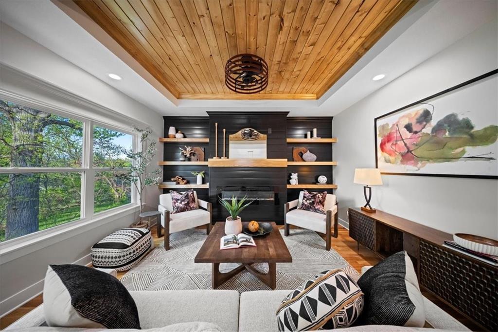 Listing Photo MLS #HMS2545009