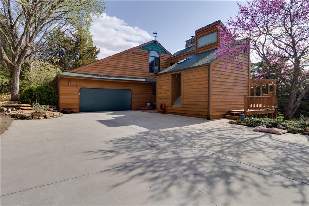 Listing Photo MLS #HMS2545060