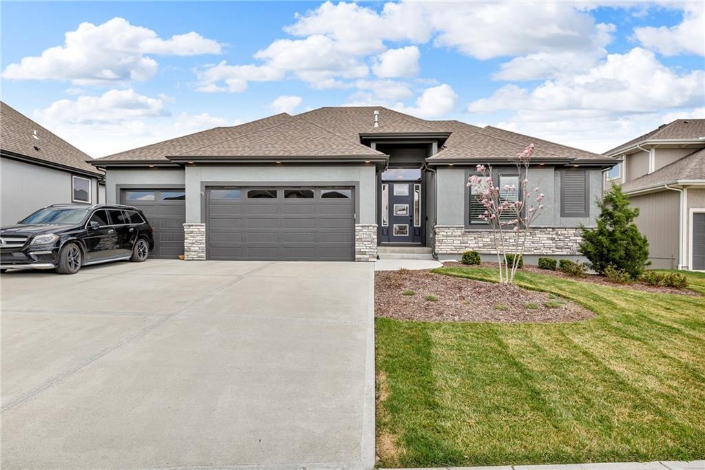 Listing Photo MLS #HMS2545107
