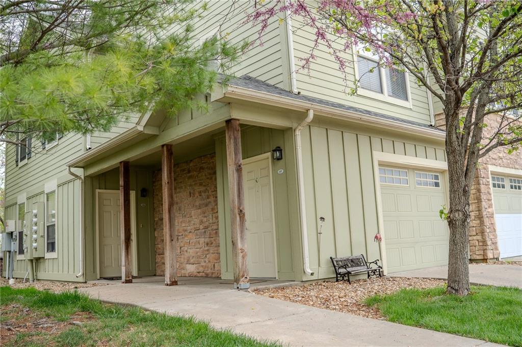 Listing Photo MLS #HMS2545461