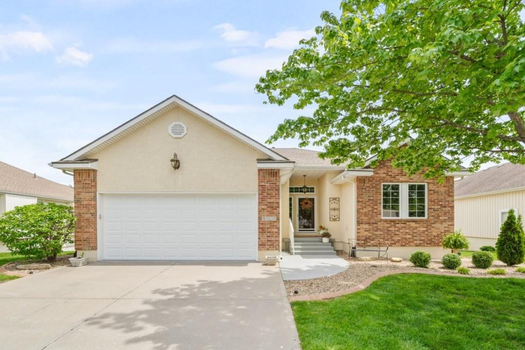 Listing Photo MLS #HMS2545741