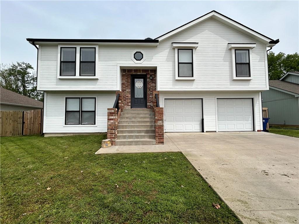 Listing Photo MLS #HMS2545804
