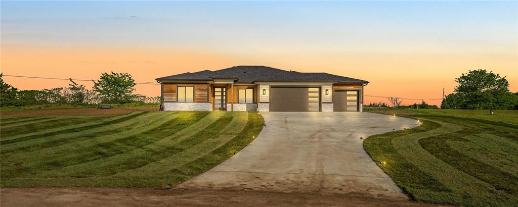 Listing Photo MLS #HMS2545980