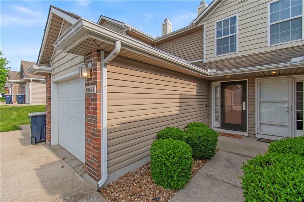 Listing Photo MLS #HMS2546346