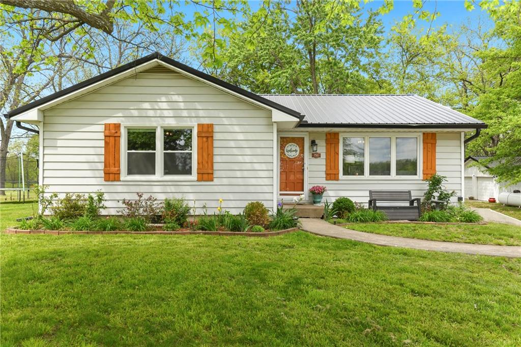 Listing Photo MLS #HMS2546400