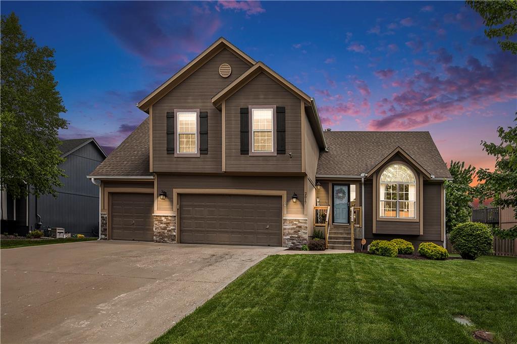 Listing Photo MLS #HMS2547055