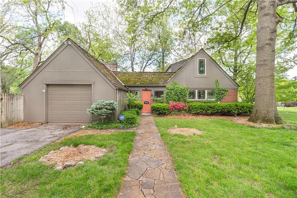Listing Photo MLS #HMS2547157