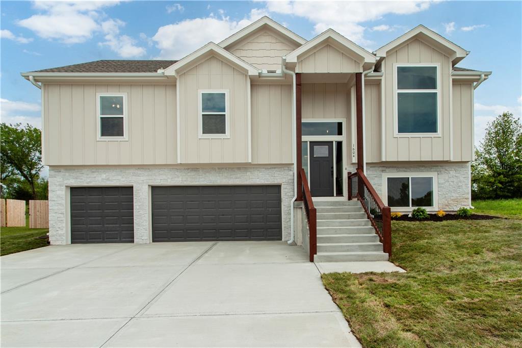 Listing Photo MLS #HMS2547655