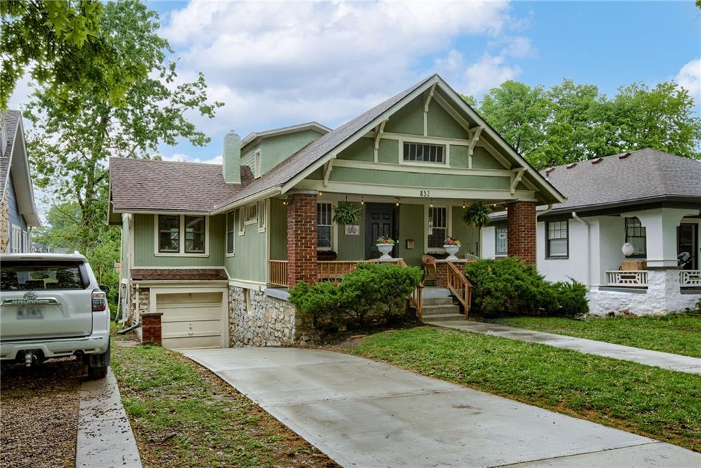 Listing Photo MLS #HMS2547911