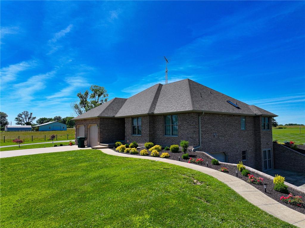 Listing Photo MLS #HMS2547921