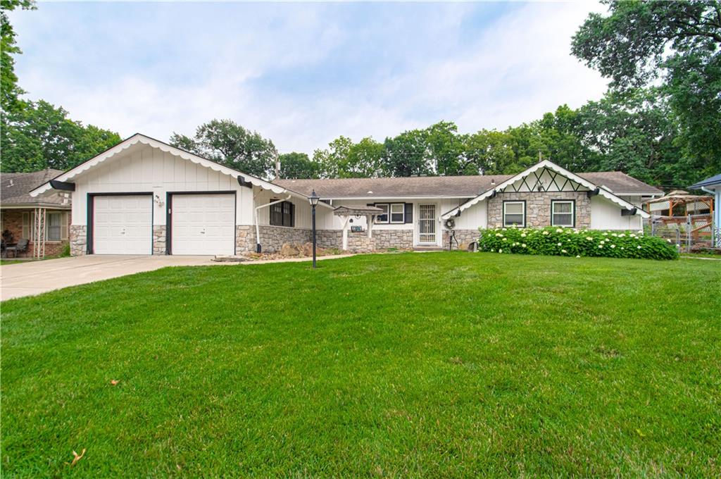 Listing Photo MLS #HMS2548029