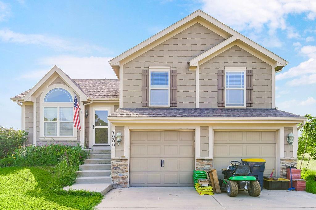 Listing Photo MLS #HMS2548449