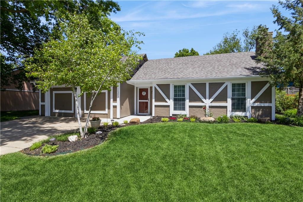 Listing Photo MLS #HMS2548846