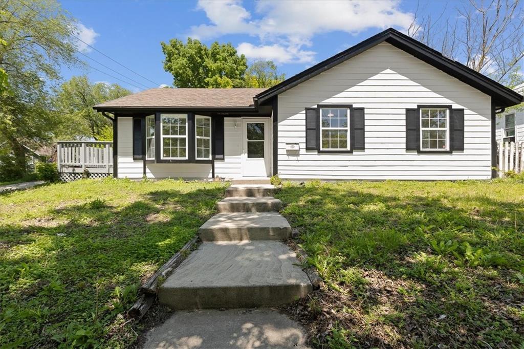 Listing Photo MLS #HMS2548905