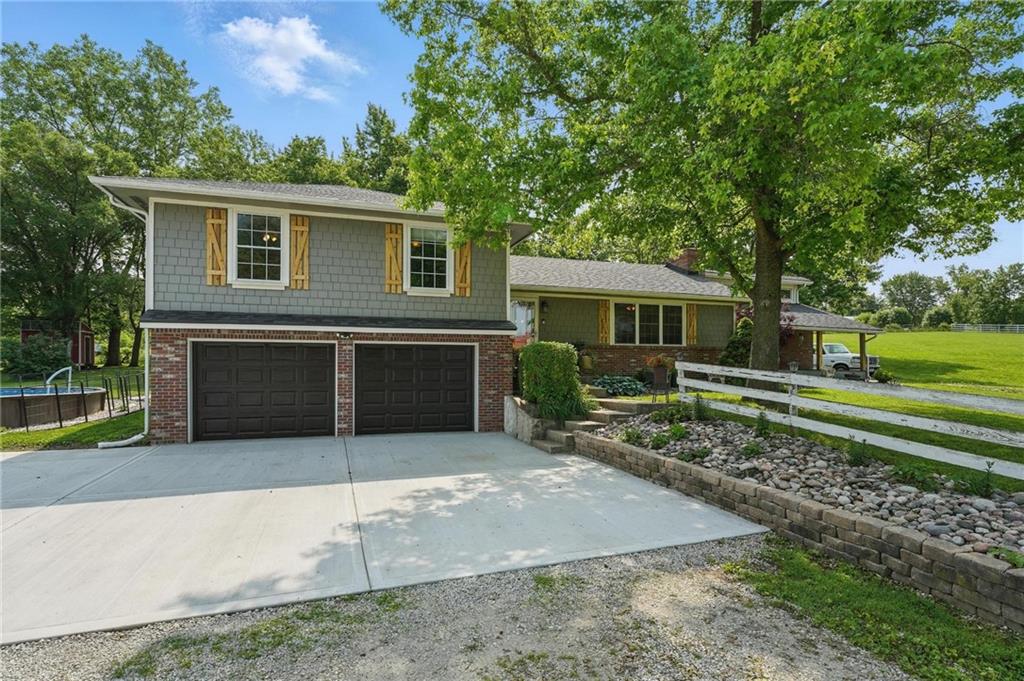 Listing Photo MLS #HMS2549055