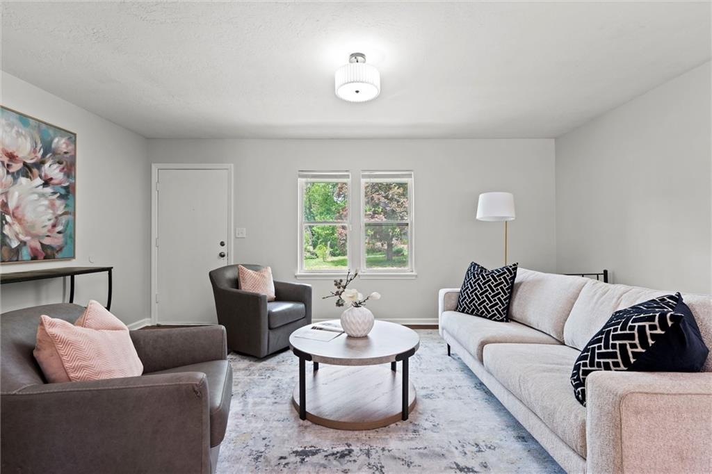 Listing Photo MLS #HMS2549071