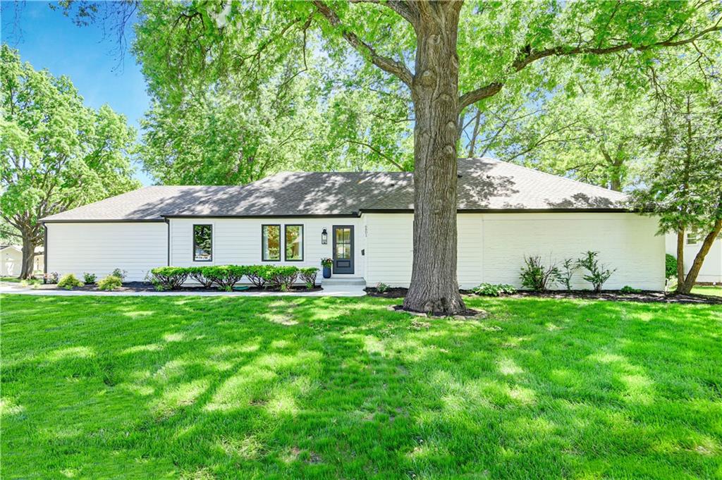 Listing Photo MLS #HMS2549146