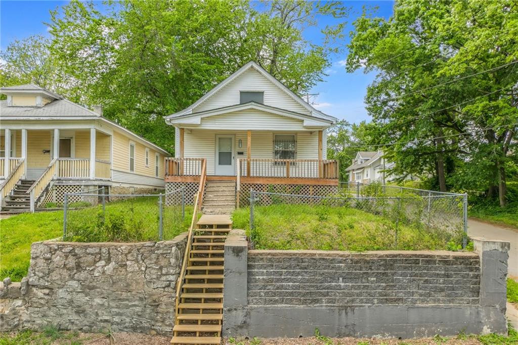 Listing Photo MLS #HMS2549197