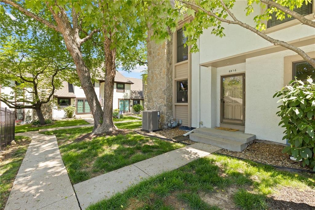 Listing Photo MLS #HMS2549239