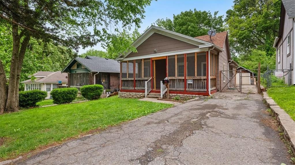 Listing Photo MLS #HMS2549541