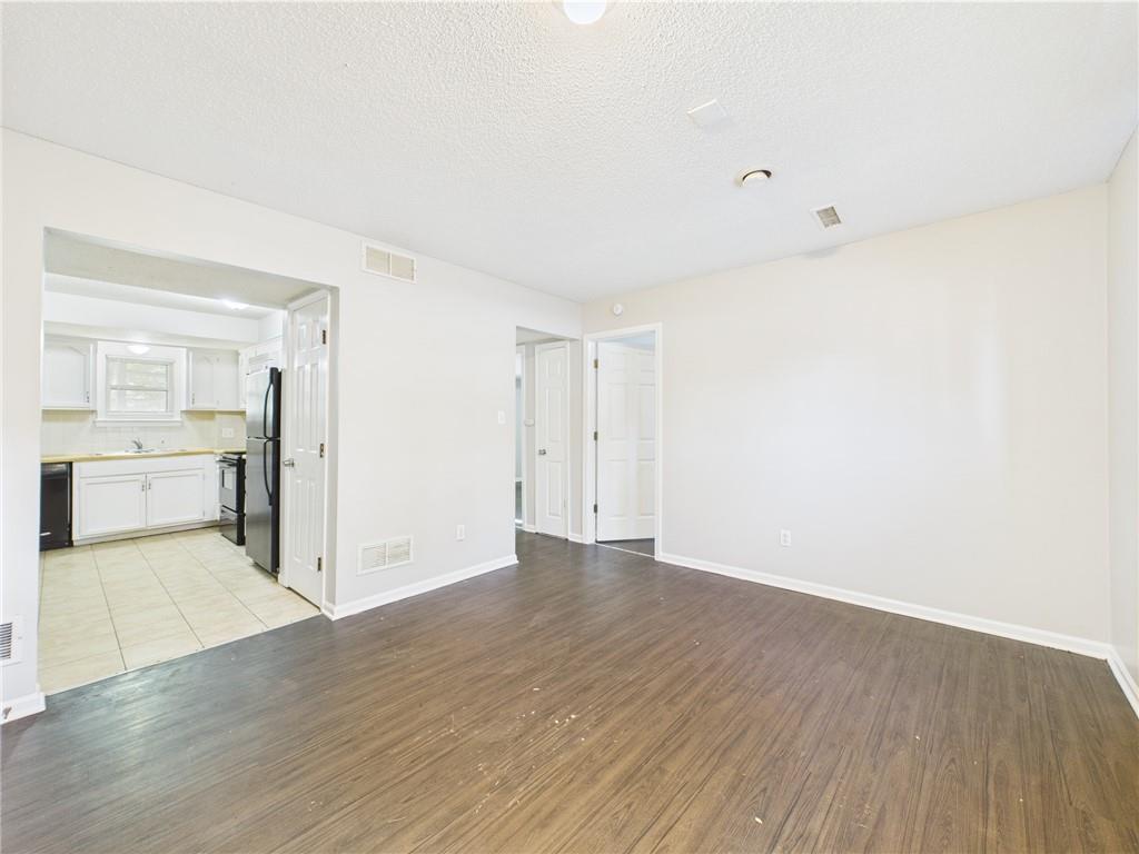 Listing Photo MLS #HMS2549556