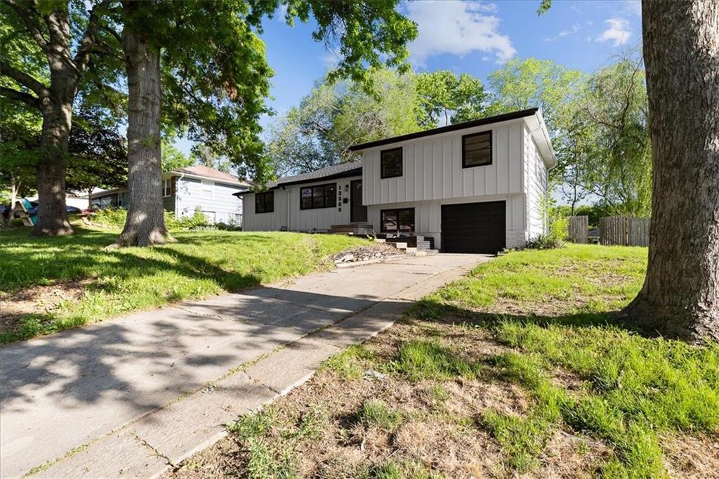 Listing Photo MLS #HMS2549581