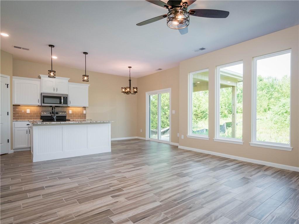 Listing Photo MLS #HMS2549607