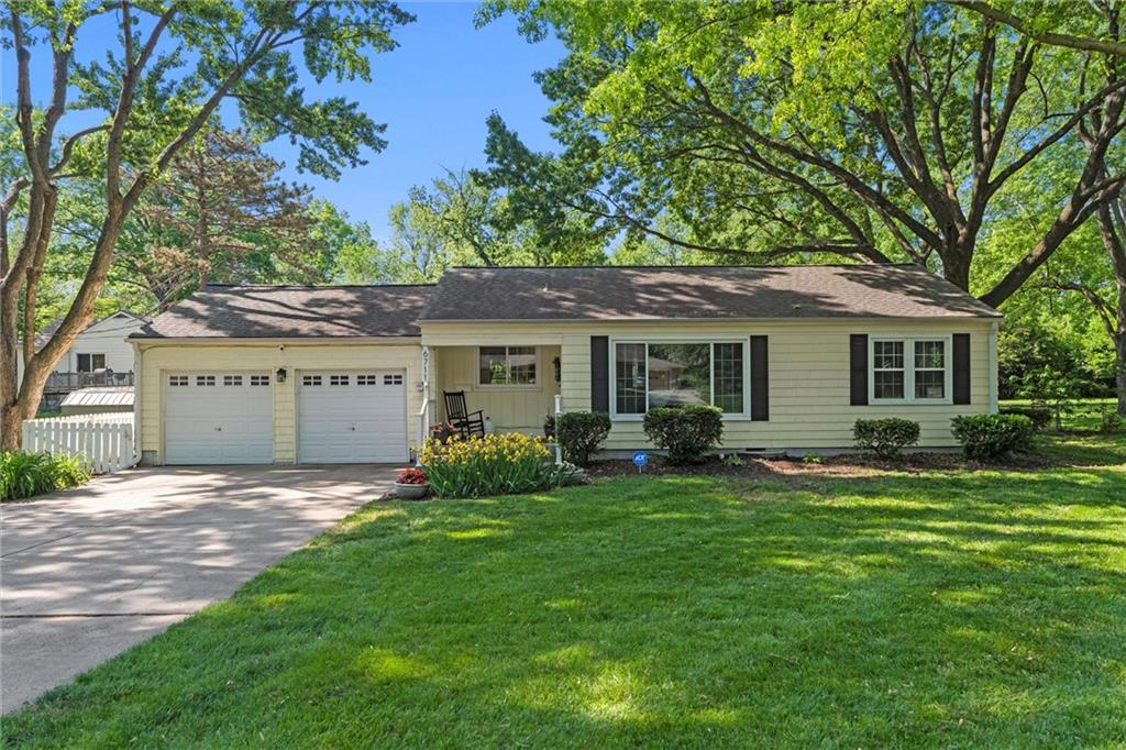 Listing Photo MLS #HMS2549676