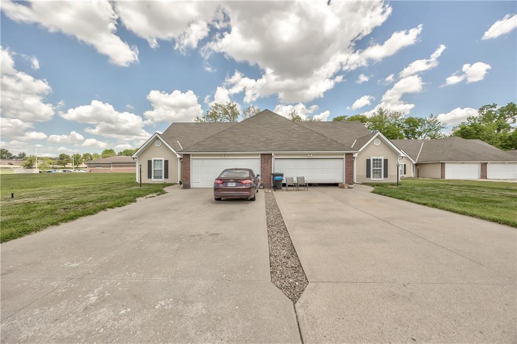 Listing Photo MLS #HMS2549876