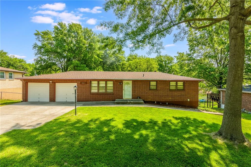 Listing Photo MLS #HMS2550075