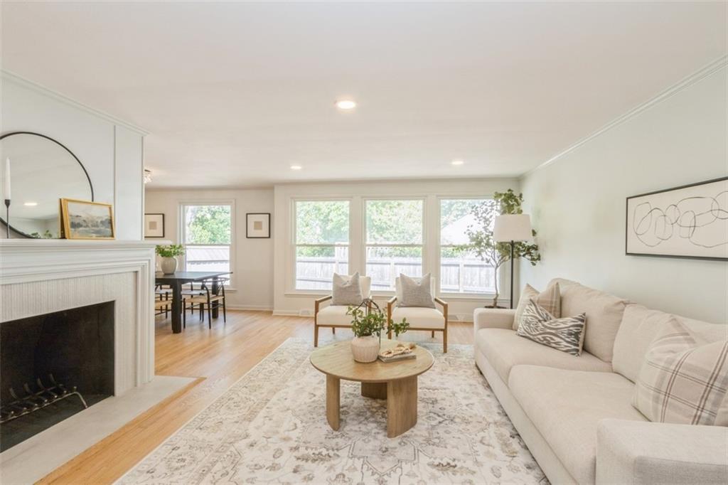 Listing Photo MLS #HMS2550084
