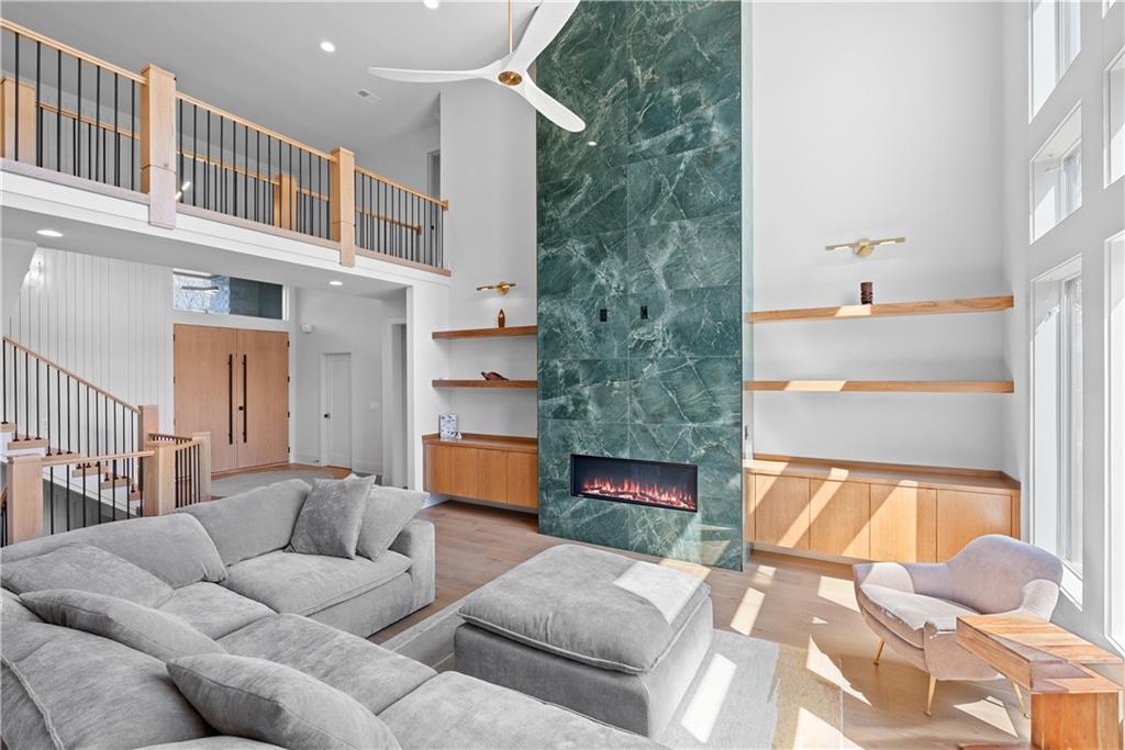 Listing Photo MLS #HMS2550106