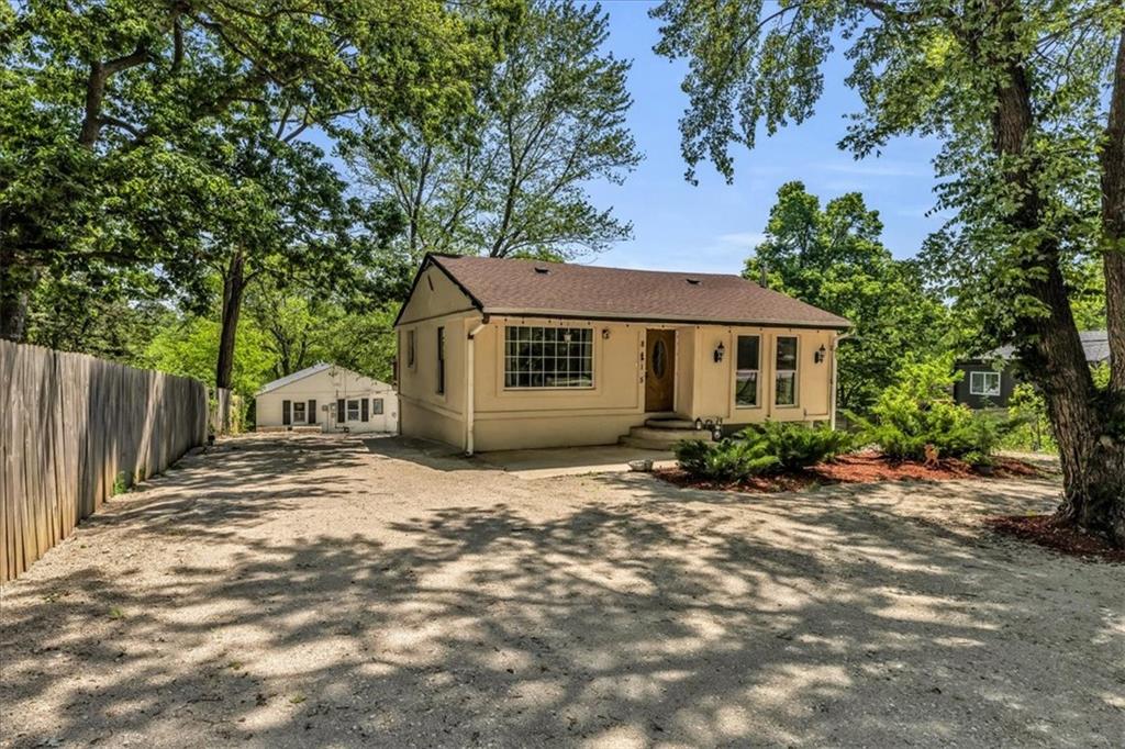 Listing Photo MLS #HMS2550389