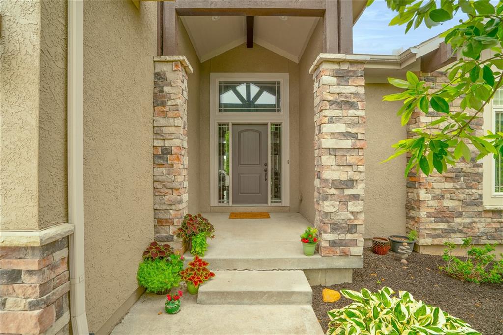Listing Photo MLS #HMS2550504