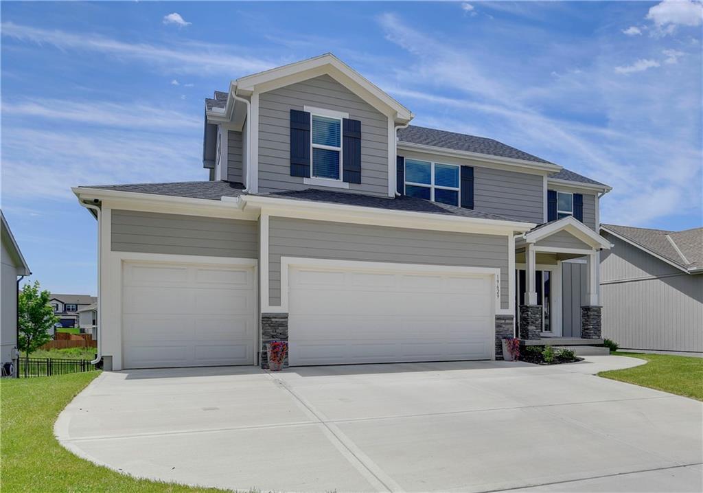 Listing Photo MLS #HMS2550518