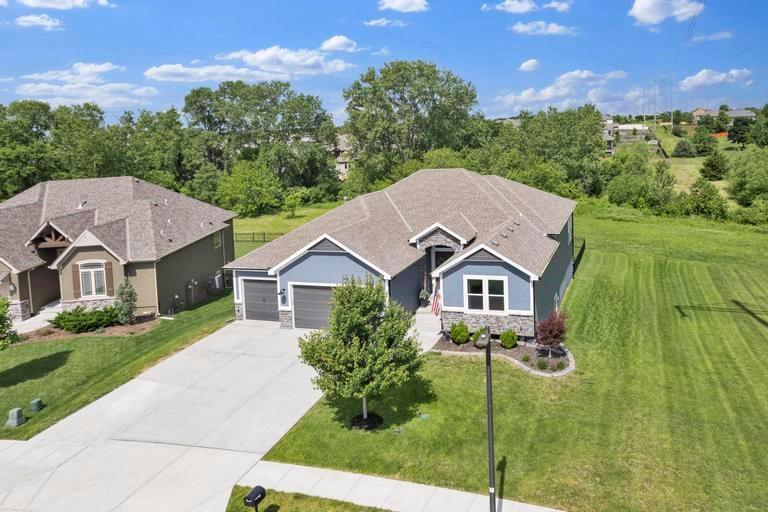 Listing Photo MLS #HMS2550761